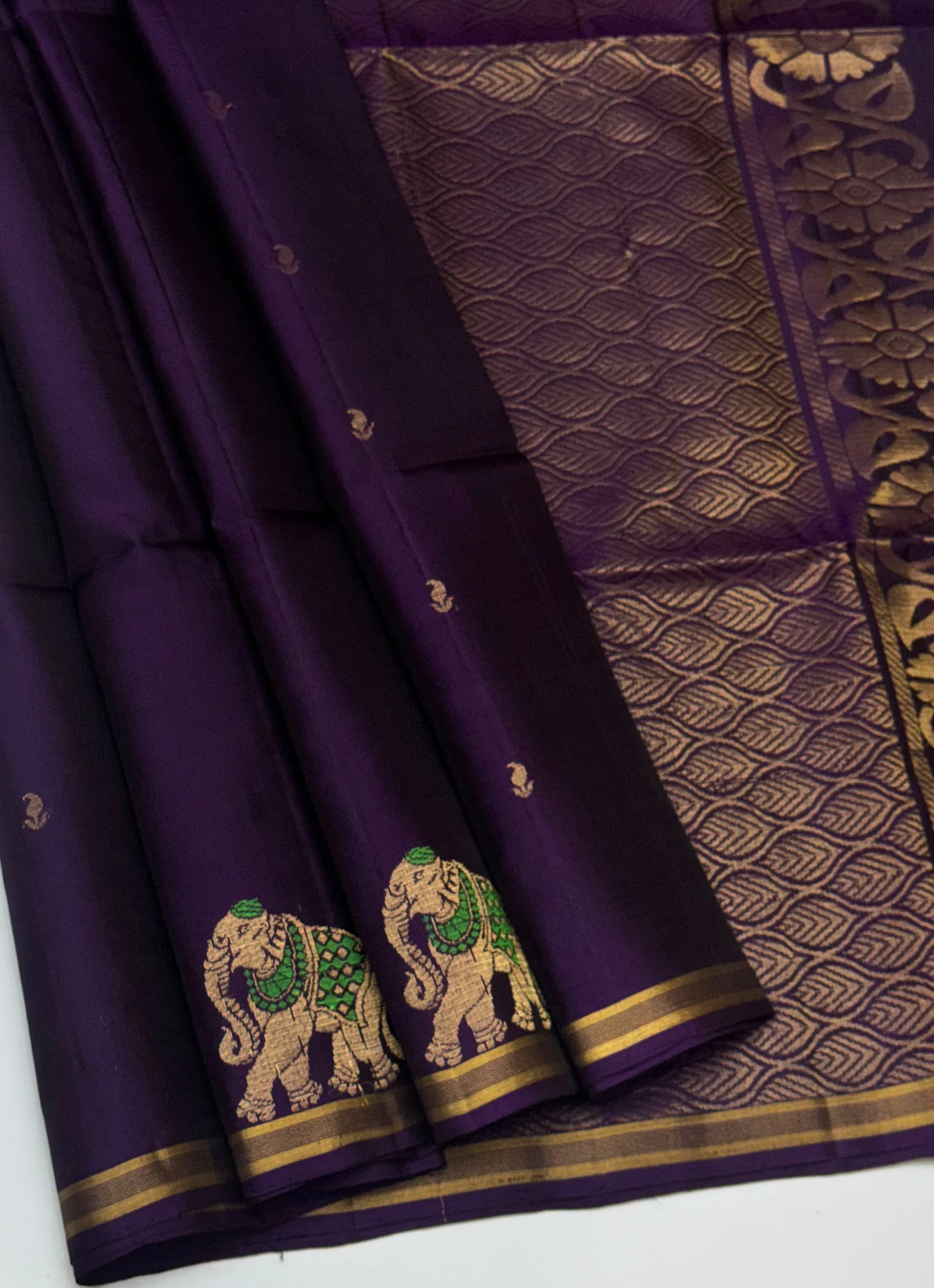 Elephant Butta Border and Leaf Zari Pallu Kanchipuram Silk Saree